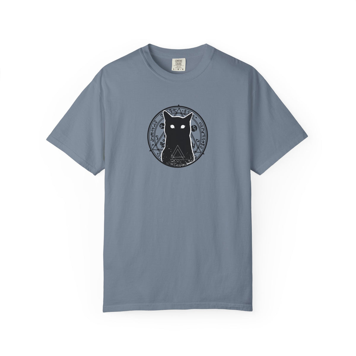 Gray t-shirt with a black cat 